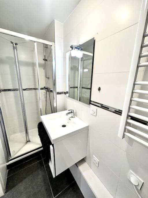 Confort Pres De Geneve Annemasse Bagian luar foto